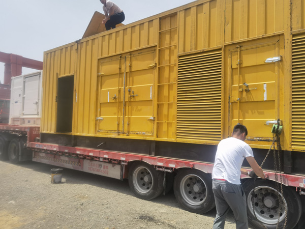 龙马潭除了负载情况和发动机维护，还有哪些因素会影响 200kw 柴油发电机的油耗？
