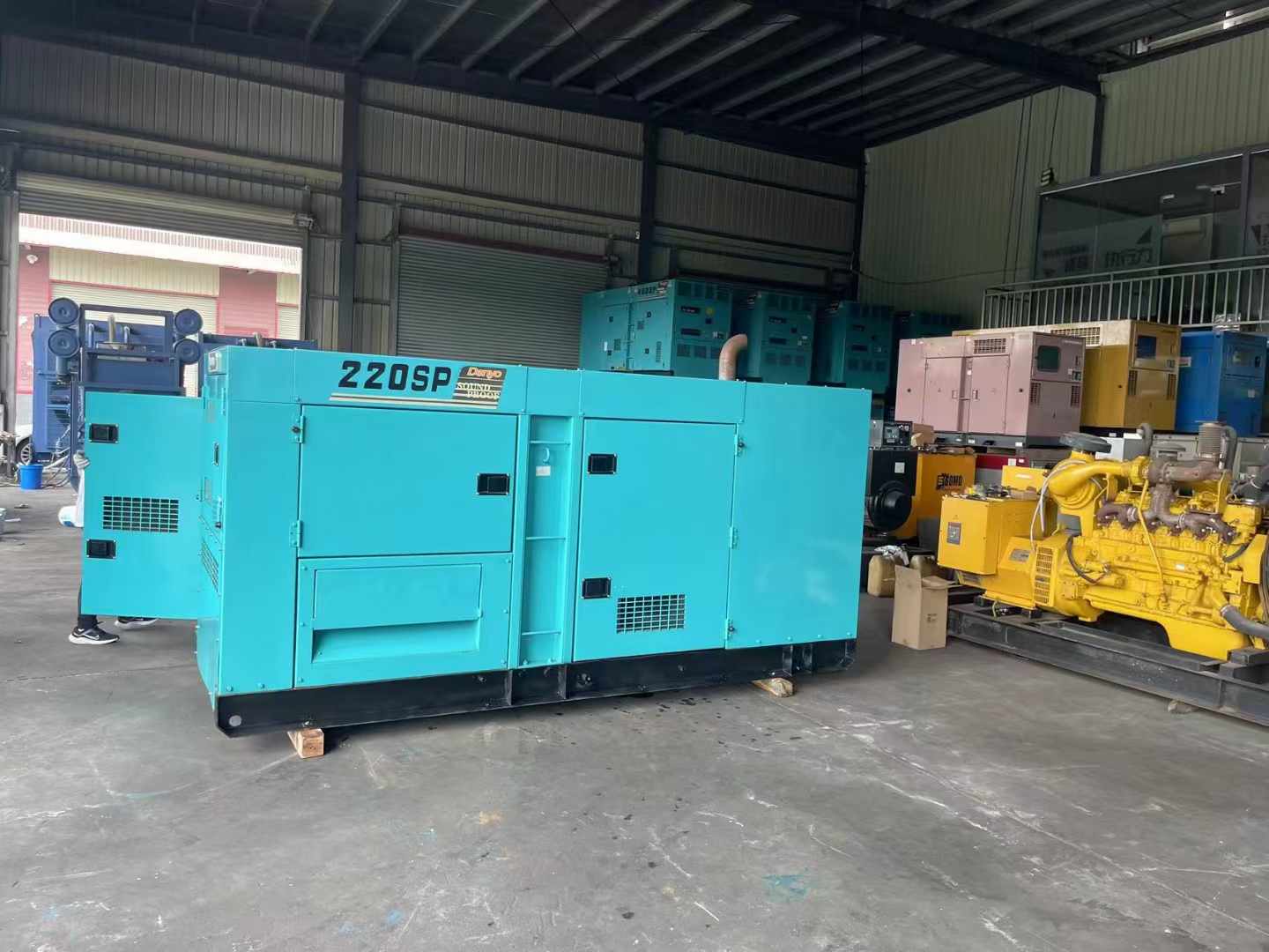 龙马潭800kW 柴油发电机的输出电流波动范围是多少？